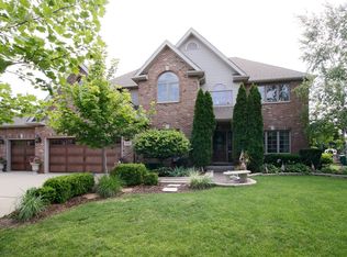 806 Abbey Wood Dr, Shorewood, IL 60404