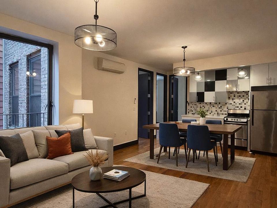 1st image of 996 Willoughby Ave APT 3