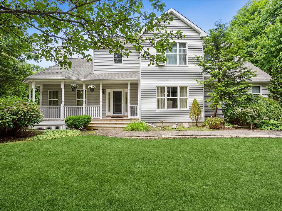 1st image of 152 Dahlia Dr