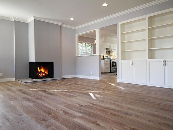 4th image of 364 Cliff Dr APT 4