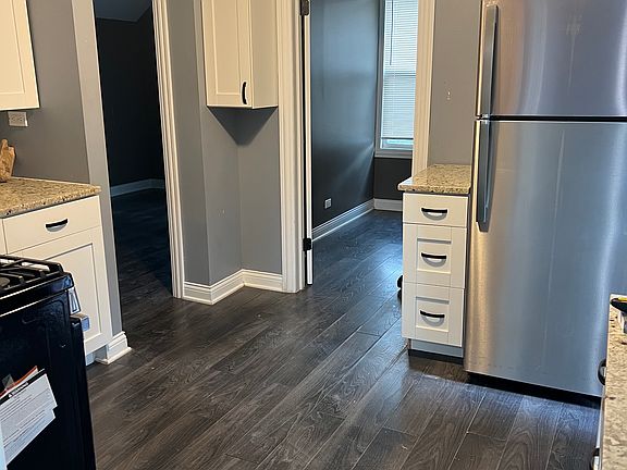 2nd image of 4259 S Maplewood Ave #1