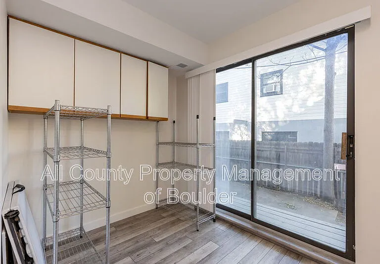 2317 Walnut St — Photo 11