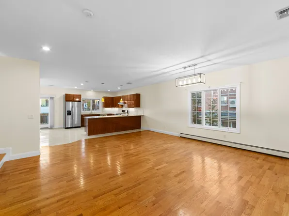 333 Lincoln Avenue image 9 of 37