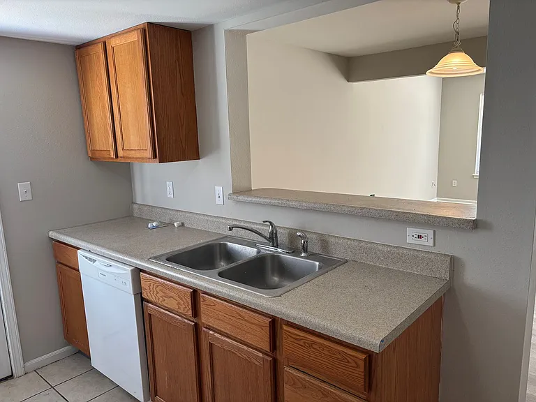 1419 Bodie Dr — Photo 5