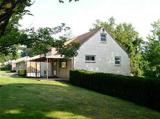 1665 Hollyrood Rd, Pittsburgh, PA 15227