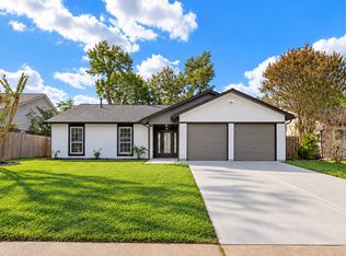 7714 Summer Glen Ln, Houston, TX 77072