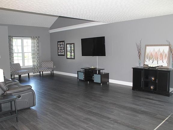 4th image of 417 W River Dr