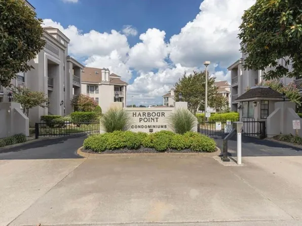 421 Harbour Point APT 303, Virginia Beach, VA 23451