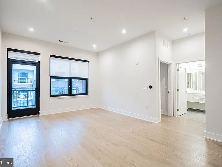 701 Swann Ave #503 — Photo 14