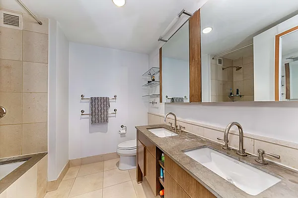 Rented by Halstead Real Estate | media 39