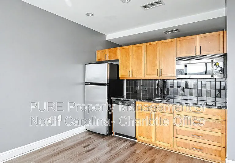 333 W Trade St #2101 — Photo 6