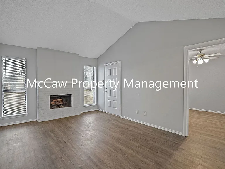 715 Long Ct — Photo 10