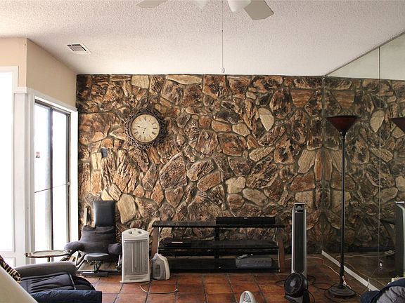 4th image of 5725 Jacqueline Rd