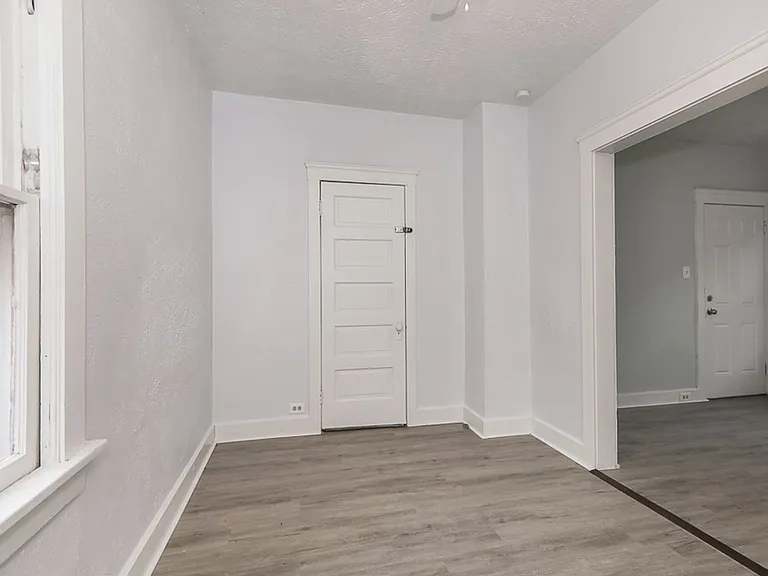 2307 Garden Ave — Photo 6