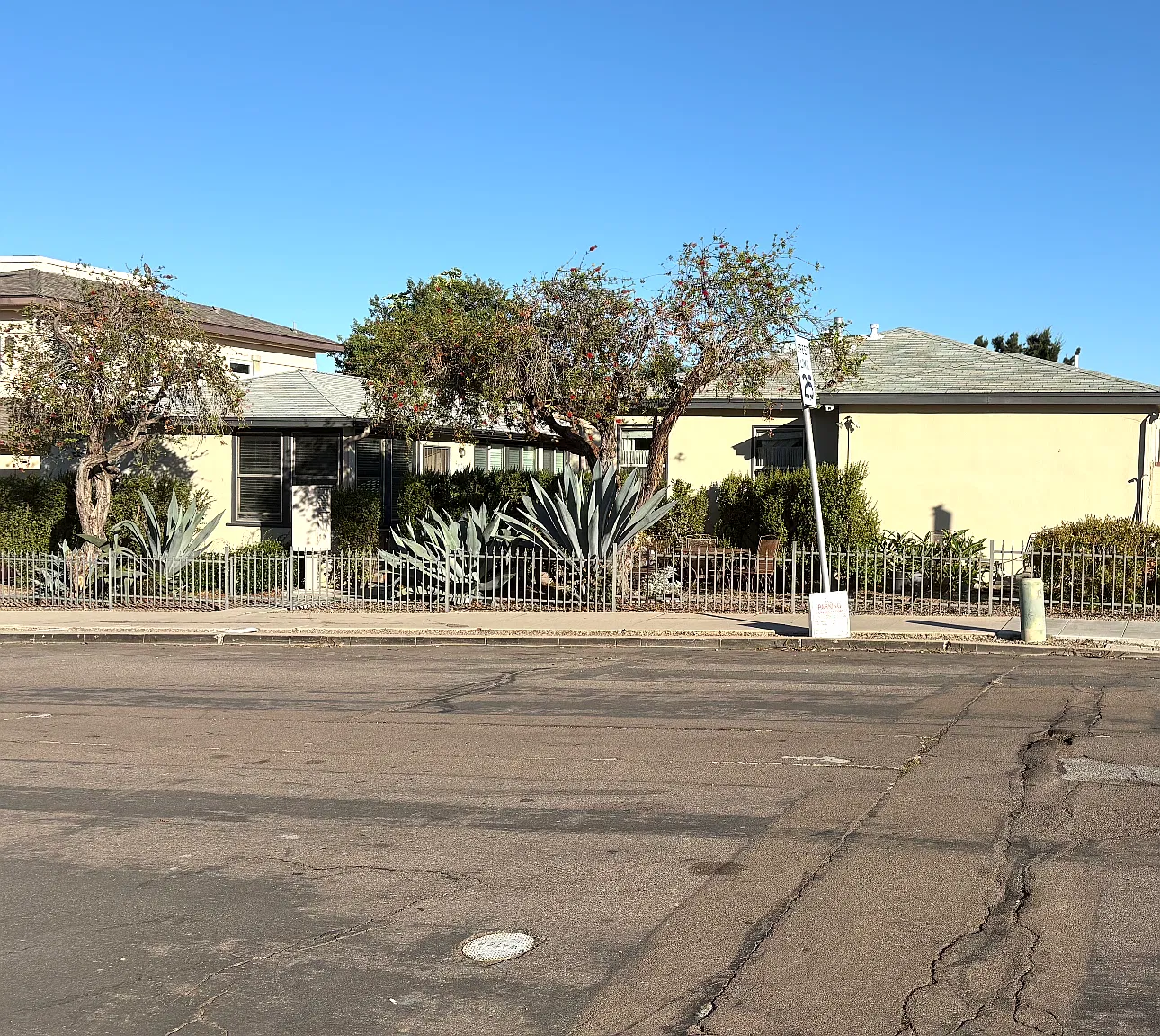460 Marine St — Photo 1
