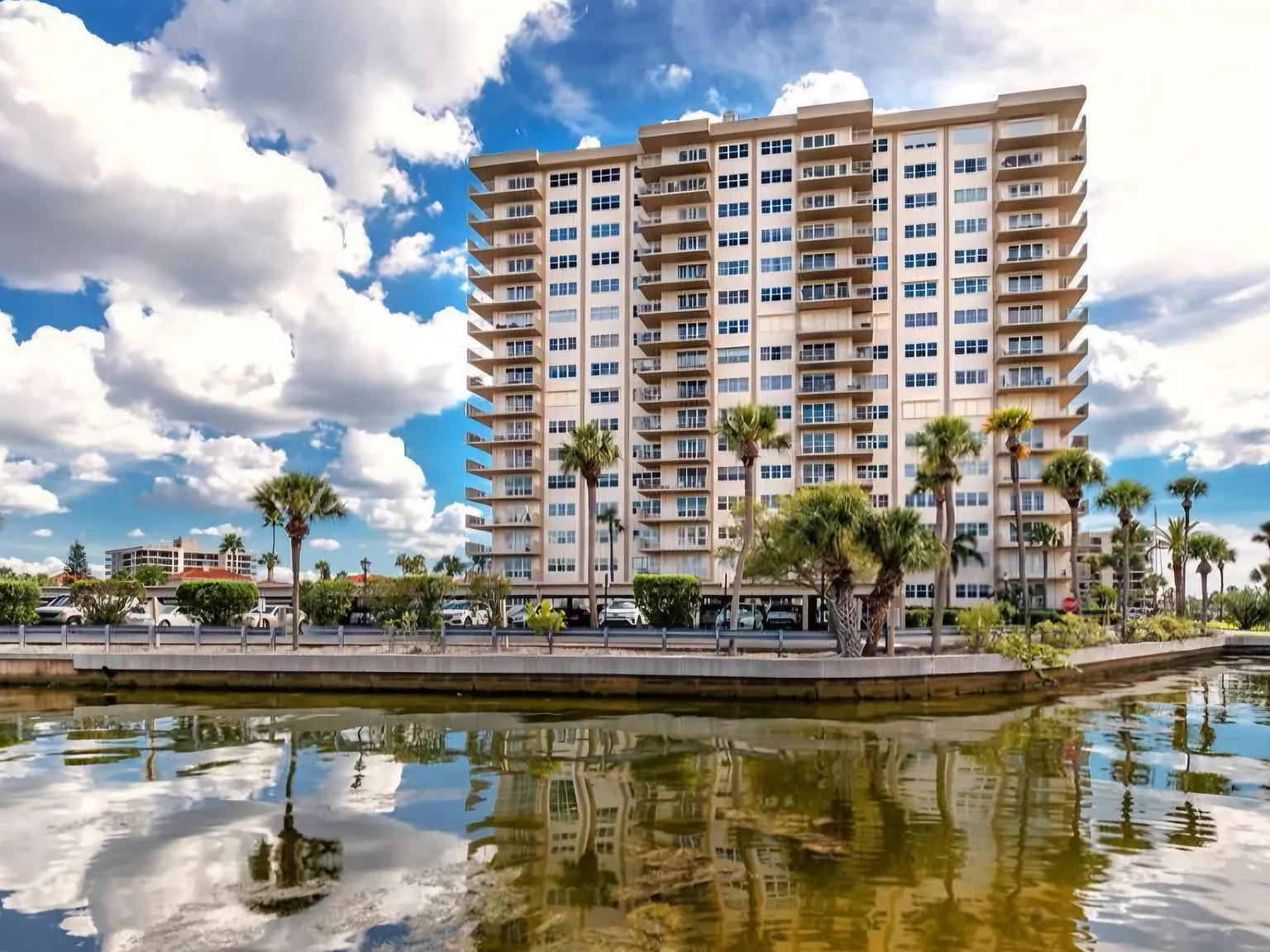 2 bed, 1500 sqft, $4,000 — Photo 3
