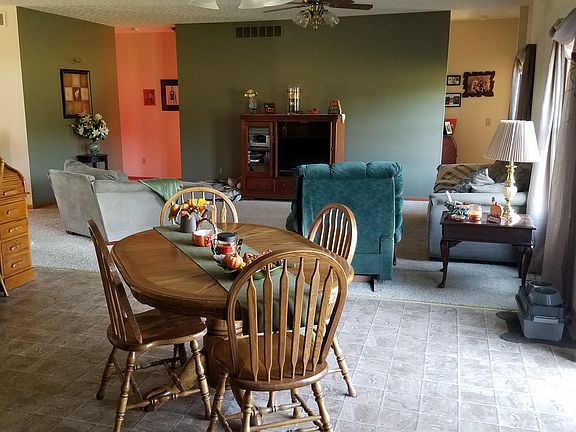 Dining room off kitchen