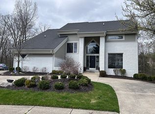 5748 Royal Wood, West Bloomfield, MI 48322