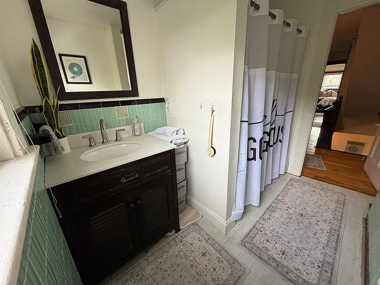 435 Broad St — Photo 17