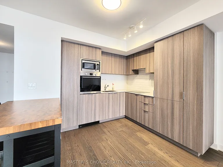 11 Wellesley St W #3407 — Photo 15