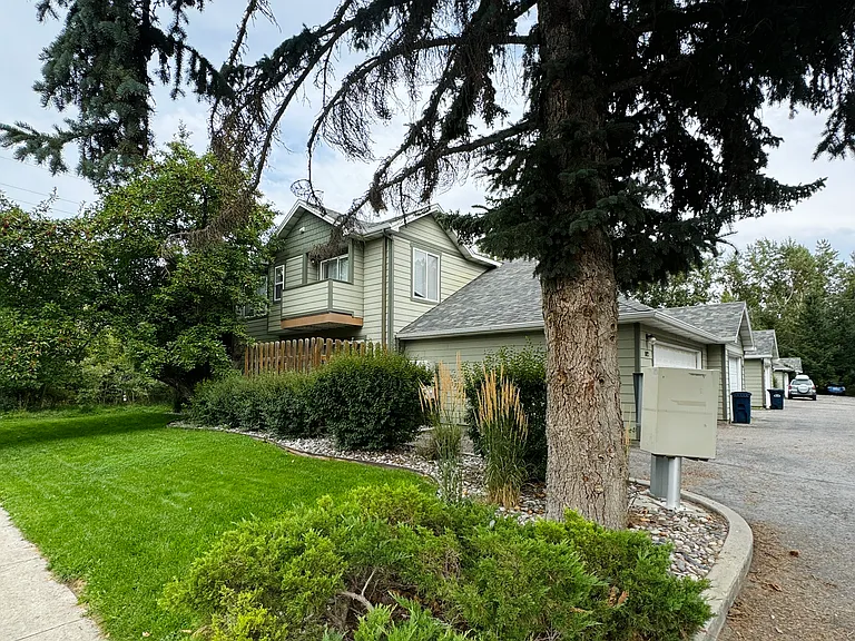 street view near the mailboxes. Only 7 units in this amazing location.