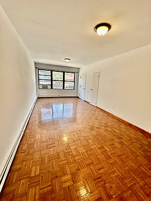Living room, photo 1