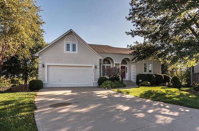 1st image of 2628 NE Horseshoe Dr