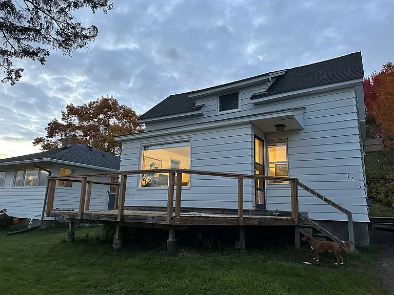 1215 E Skyline Pkwy — Photo 2