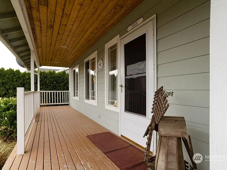 2005 Heartland Dr — Photo 3