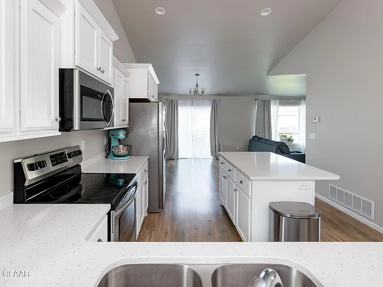 5610 Lou Ann St — Photo 13