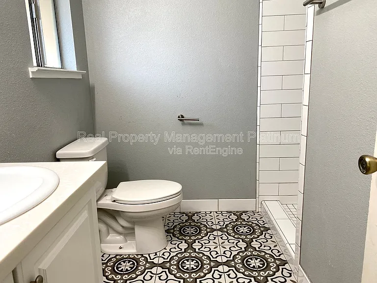 4619 E Indianapolis Ave — Photo 32