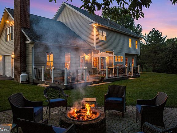 4th image of 3525 Traveler Rd