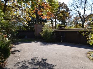 2556 Country Club Dr, Olympia Fields, IL