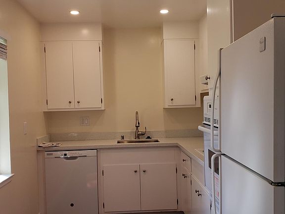 2nd image of 720 Highland Ave #3