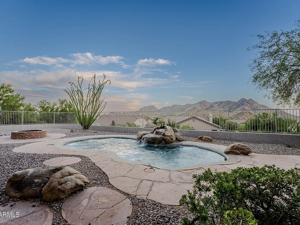 11529 E Desert Holly Dr