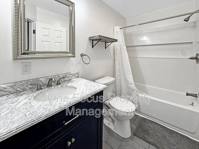 1064 Mill St #5 — Photo 4