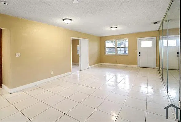 4 bed, $3,667 — Photo 3