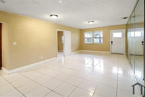 6120 SW 19th St — Photo 3