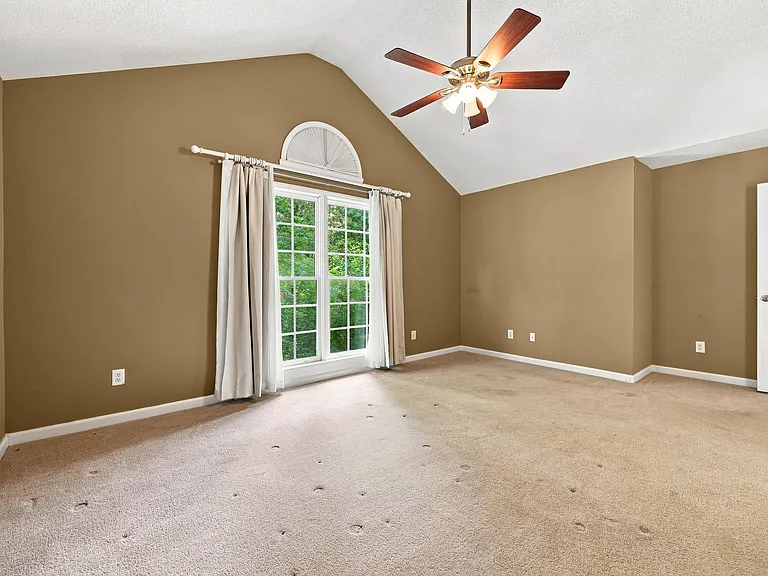 115 Lonebrook Dr — Photo 30