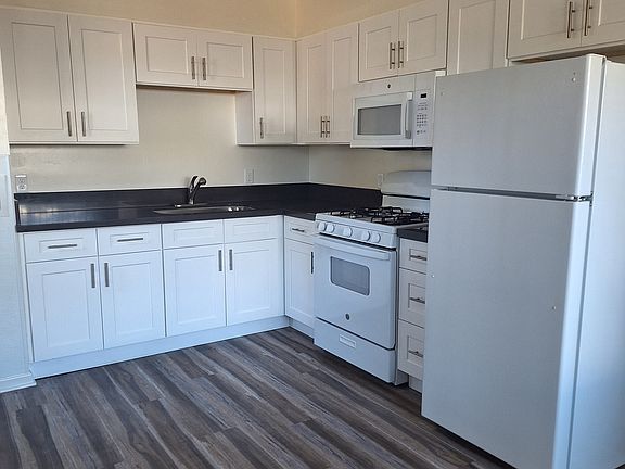 2nd image of 4537-39 Clairemont Dr