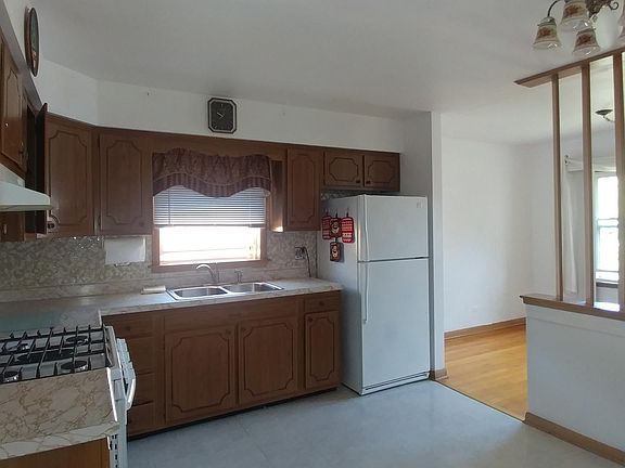 4th image of 1084 Willson Dr