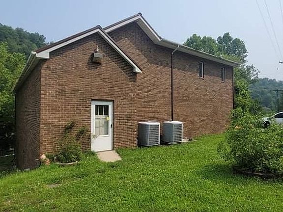 3rd image of 109 Combs Dr