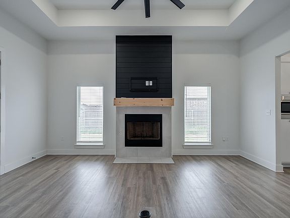 3rd image of 909 N Grover Ave