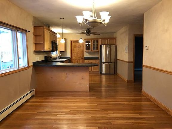 KITCHEN/DINING ROOM (OPEN CONCEPT)