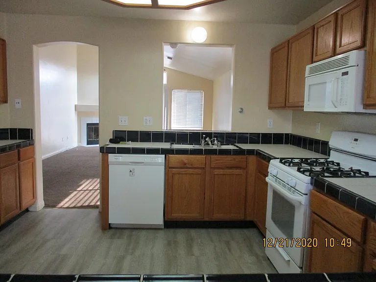 2910 Colville Ave — Photo 4