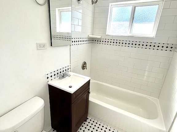 3rd image of 2203 S Grant St
