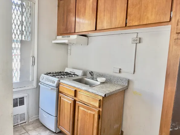 1332 Metropolitan Avenue image 3 of 12