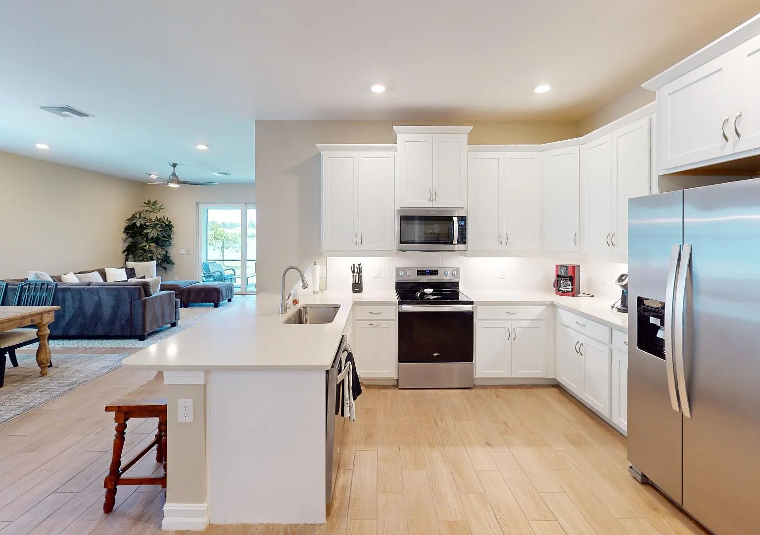 2 bed, 2.0 bath, 1503 sqft, $3,300 — Photo 3