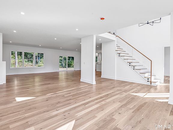 5th image of 361 Spring Hill Road