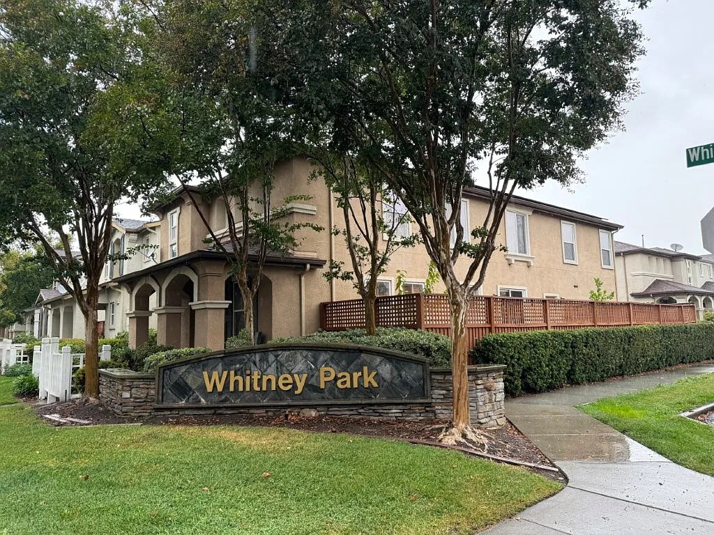4 bed, 2250 sqft, $3,400 — Photo 4